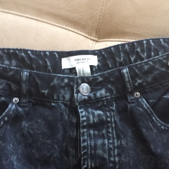 New Black Acid Wash High Rose Shorts - Picture 2 of 6